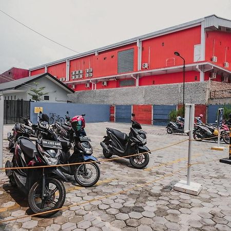 Reddoorz Premium @ Dna Fun Zone Pekanbaru Exterior foto